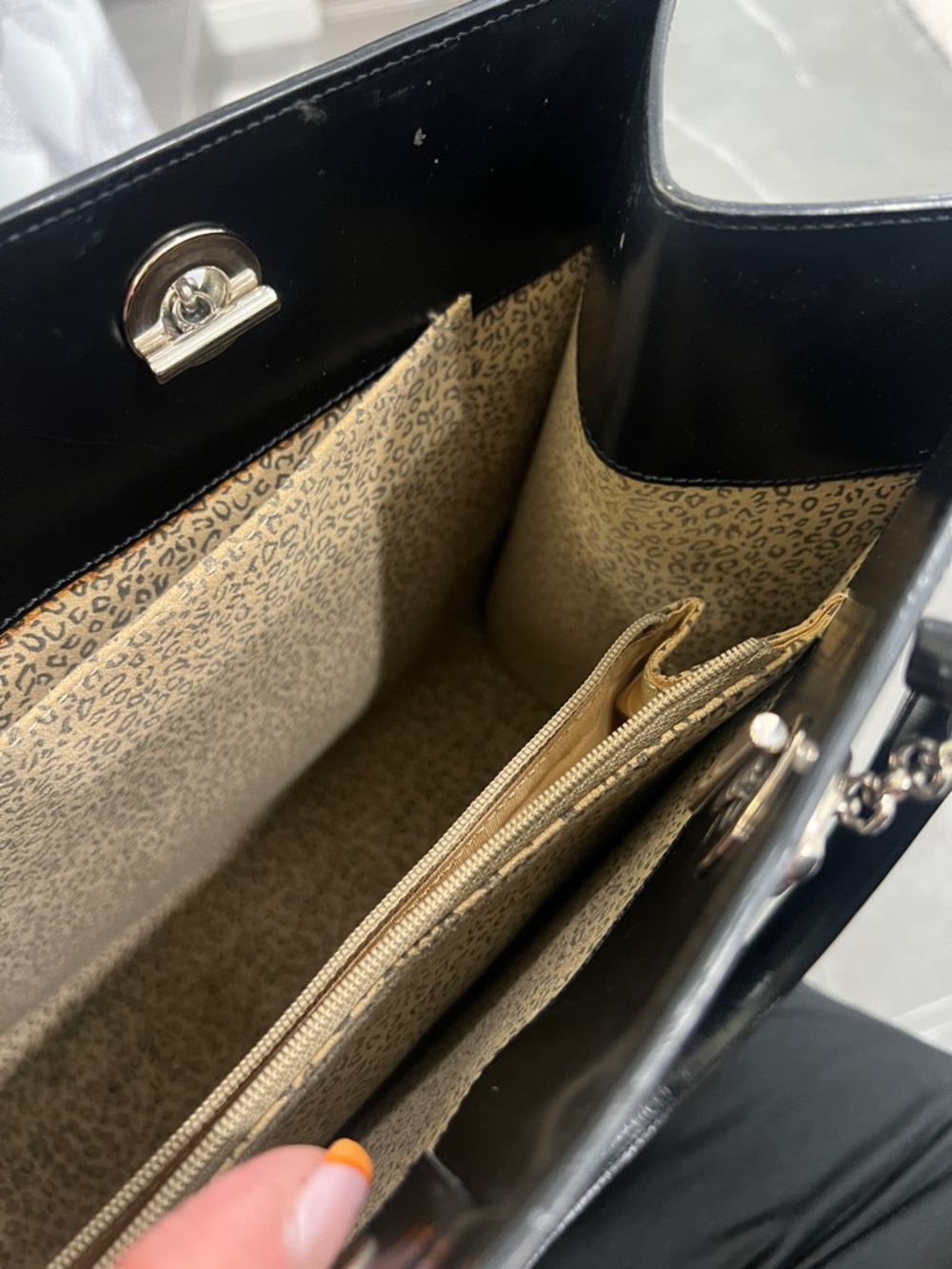 Cartier Panther vintage Leather Shoulder Tote Bag comes w authentic certificate - Picture 16 of 17